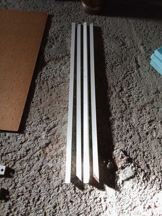 Cama de Metal em Branco