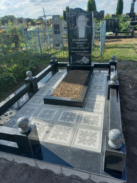 Памятники з граніту