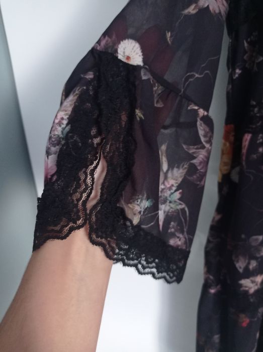 Sukienka w print kwiatowy
