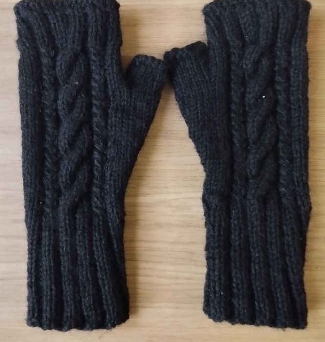 Митенки вязаные.