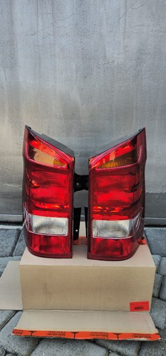 Задні фонарі,Фари передні на Mercedes  Vito 447