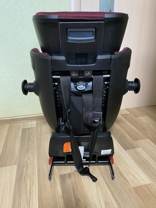 Автокресло Britax-Romer Advansafix IV R 9-36 кг с 9 мес.до 12 лет