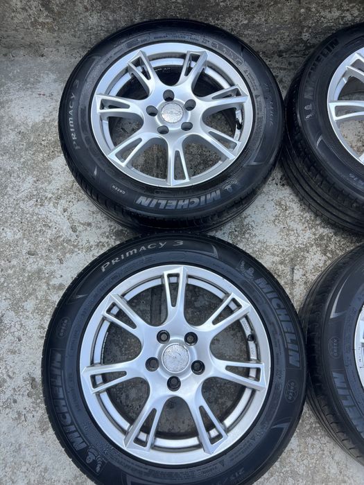 Шини с дисками Skoda Seat Audi VAG 215/55 R16 Літо 2015 рік Michelin 80%  5.112 розболтовка