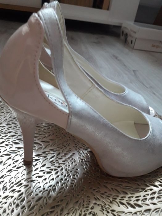 Nowe buty czółenka rozm 36 -37