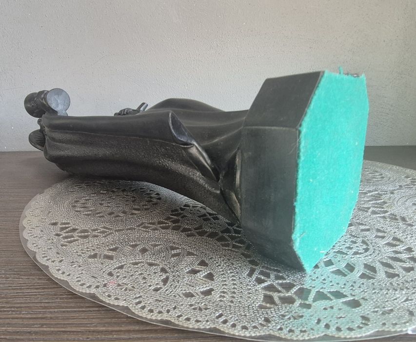 Duża figurka św. Barbary z grafitu 40cm