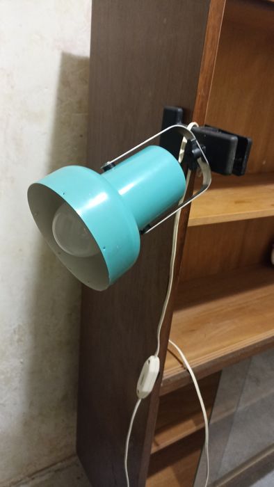 Лампа прищепка зелена