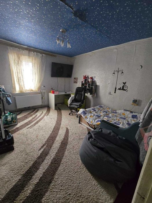 Продам часть дома Роганский ЖМ с кадастровым и приватизацией.