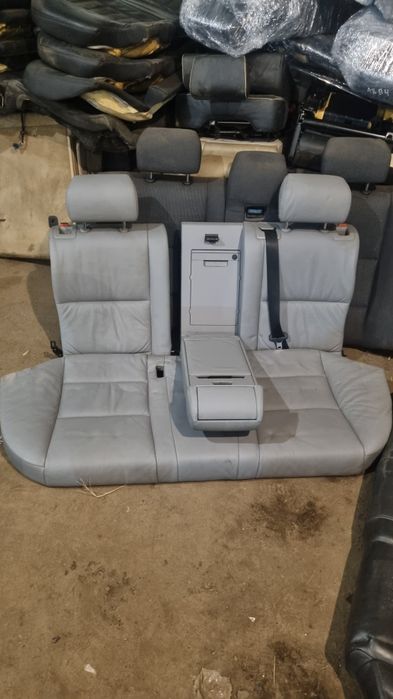 Автомобільні дивани