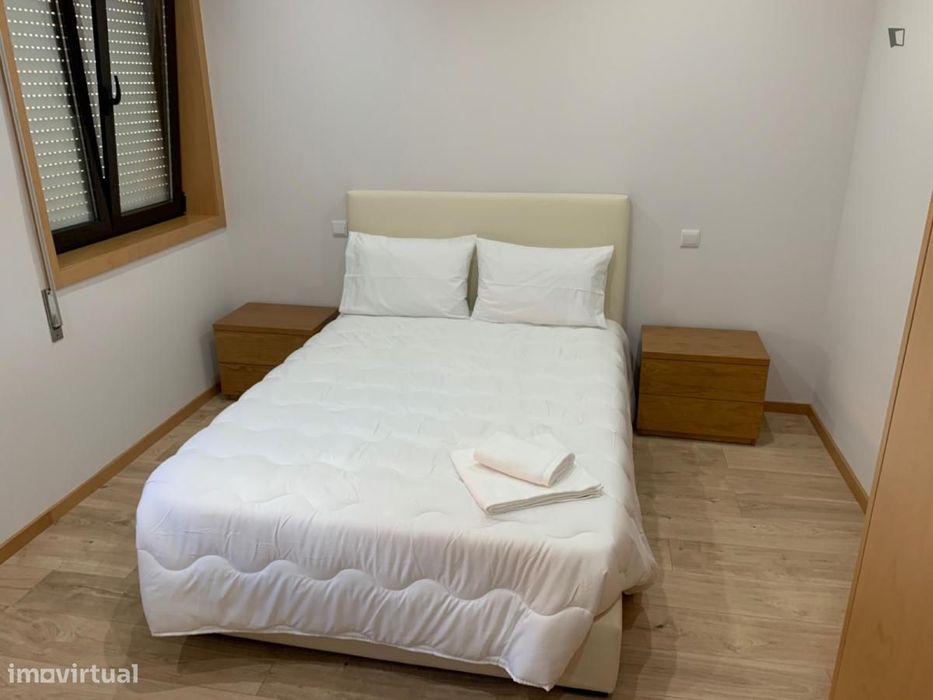 Quarto - localizado em Bonfim Porto