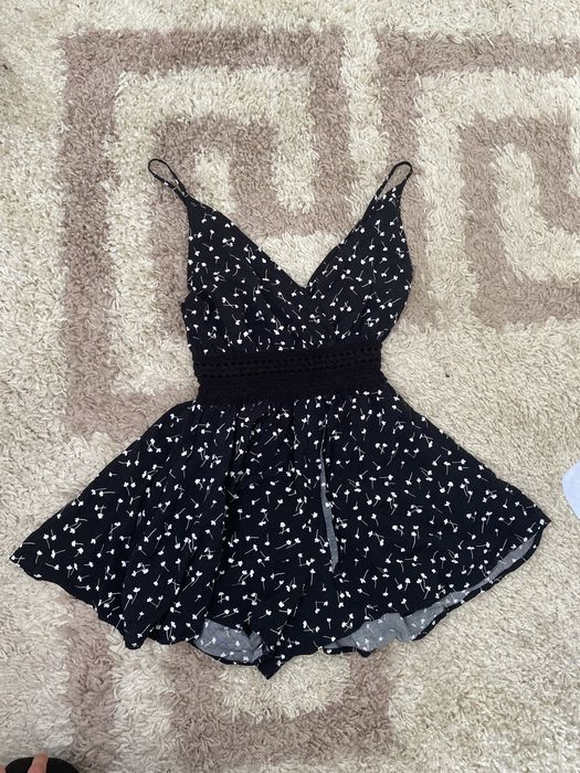 Czarny krótki letni kombinezon na ramiączkach, rozmiar XXS/32, Sinsat