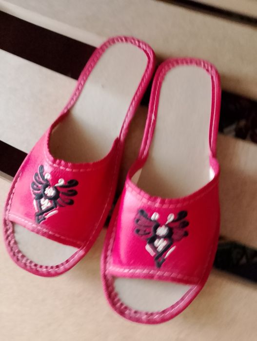 Kapcie góralskie nowe 39