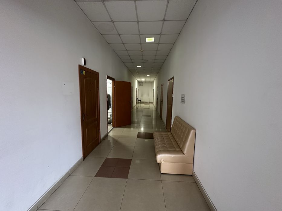 Продам приміщення в центрі офісне 800м2