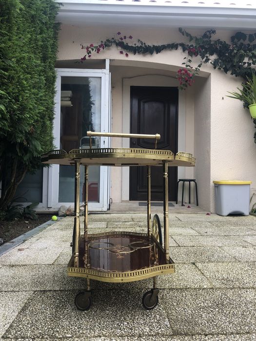 Carrinho em Madeira com Detalhes em Dourado