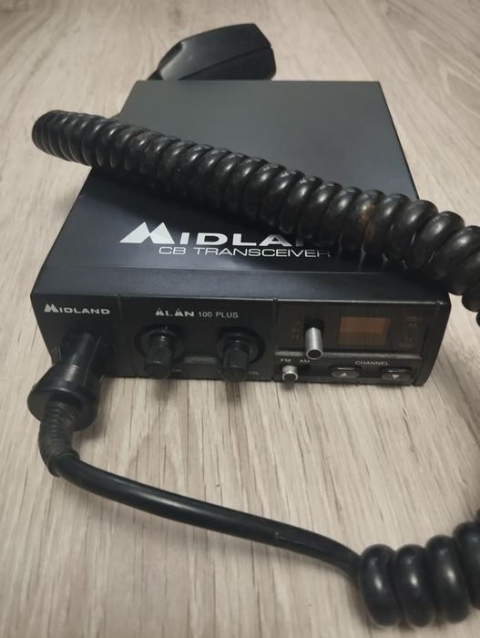 C. B   radio  Midland Alan