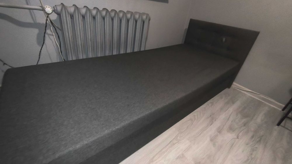 Pojedyncze łóżko młodzieżowe do małego pokoiku