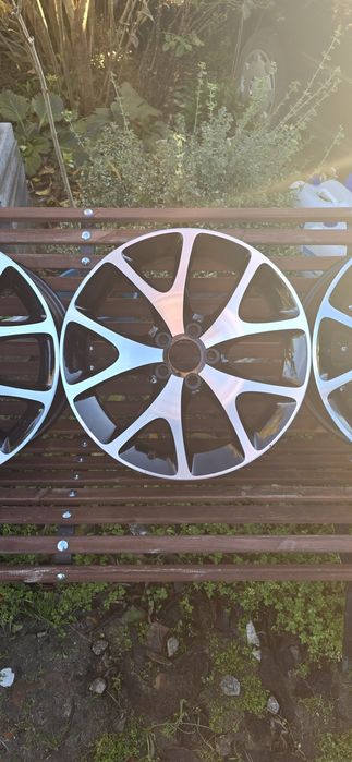 Felgi Opel Corsa D Opc 5x110 R18 ET47 OTWÓR  65.1