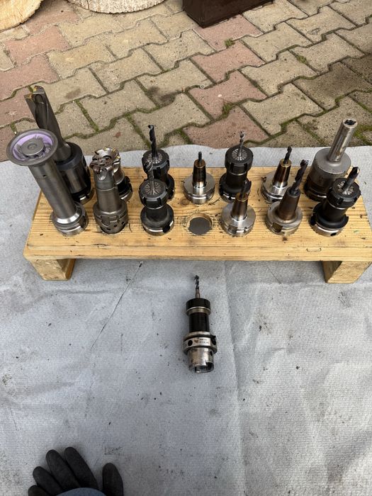 Zestaw oprawek narzedziowych CNC HSK63A