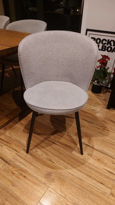 Krzesła tapicerowane