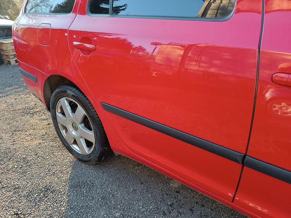 Skoda Octavia 2 II kombi - Drzwi tył tylne prawe kpl. 8151