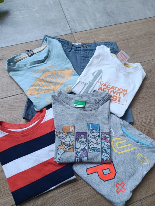 T-shirt dla chłopca że spodenkami