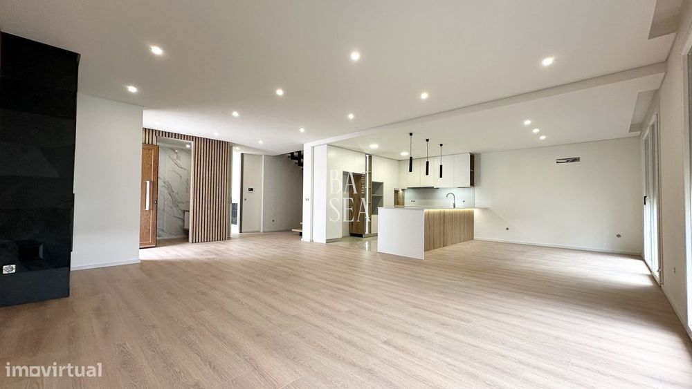 Moradia T4 Nova de Dois Andares em Palmeira Braga