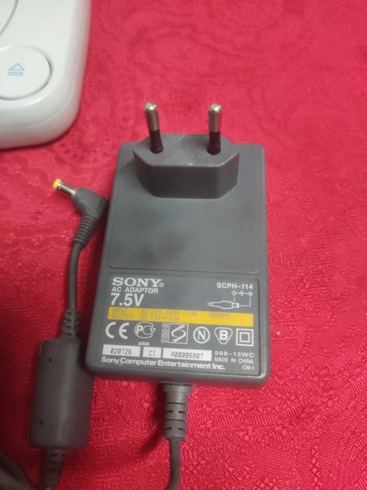 Playstation 1 ONE - completa c/ caixa manuais comando cartão de memória