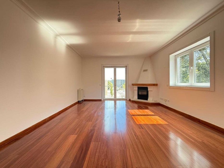 Moradia T3+1 Junto ao Parque da Lavandeira, Oliveira Do Douro!!!