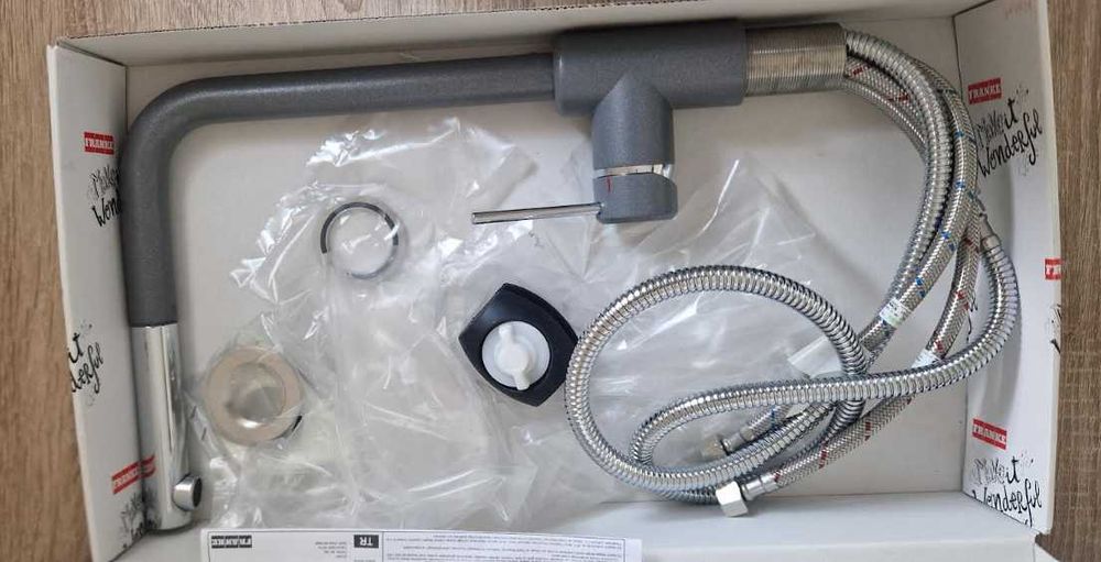 Bateria kuchenna z wyciąganą wylewką Franke Sirius 115.0476.824 - NOWA