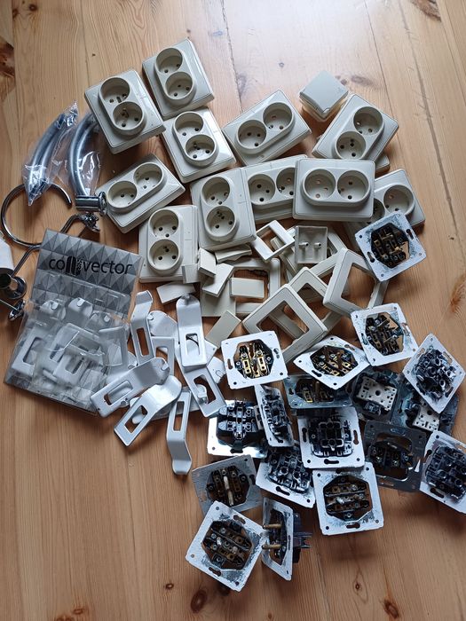 Elektryka gniazda włączniki kolor beż