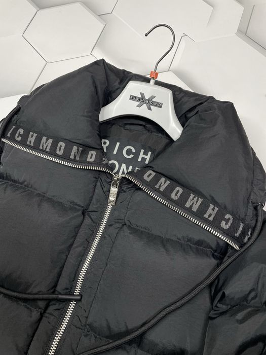 Пуховик жіночий John Richmond