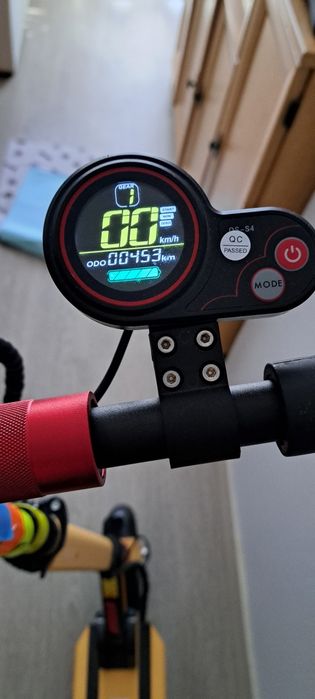 Hulajnoga elektryczna MOTUS 8.5 lite pro
