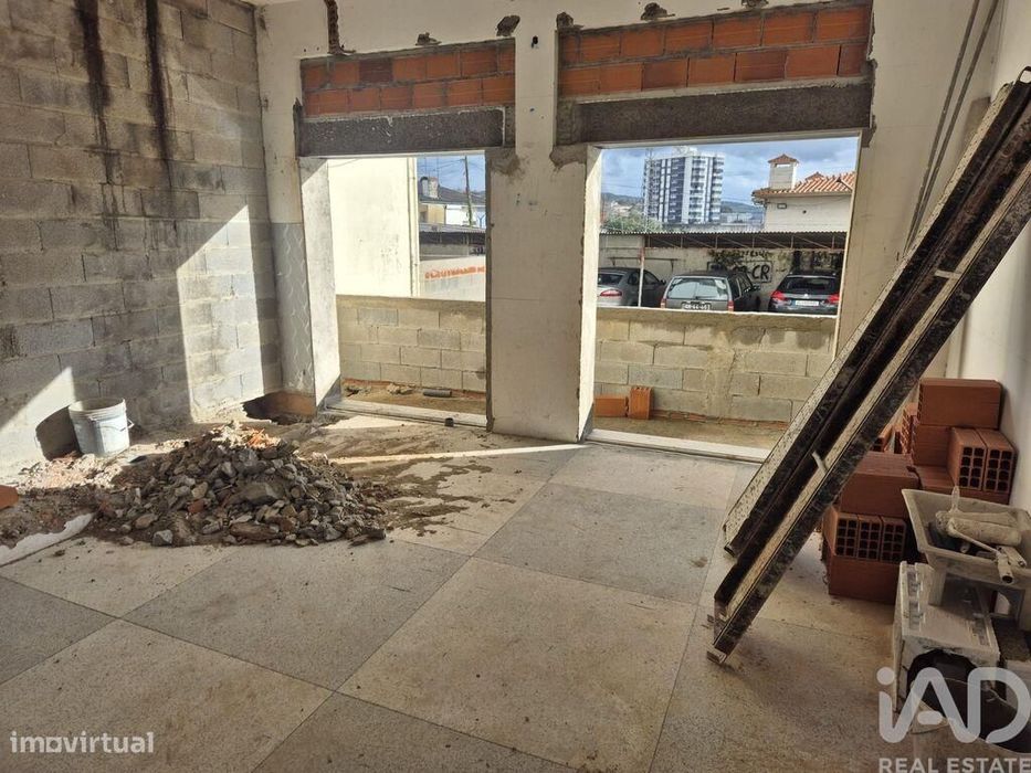 Loja / Estabelecimento Comercial T2 em Bougado (São Martinho e Santiag