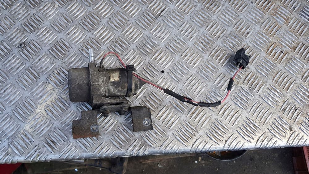 Mercedes W163 Pompa próżniowa Vacum