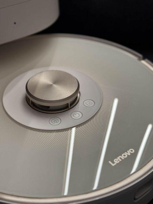 Robot sprzatajacy lenovo