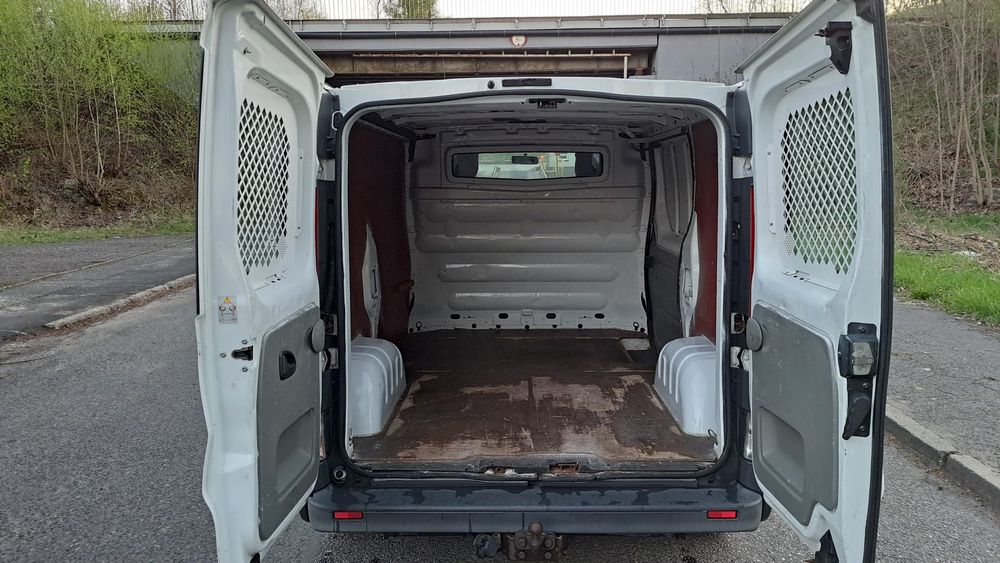Renault Trafic Vivaro 2.5 dCi klima