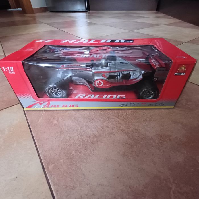 wyścigówka F1 w skali 1:18, WENYI, nowa