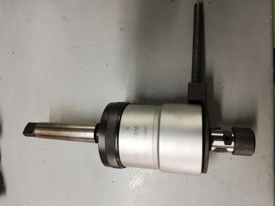 Cabeçotes de rosquear automáticos