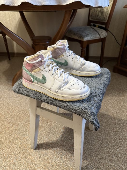 Nike air jordan 1 mid ice cream