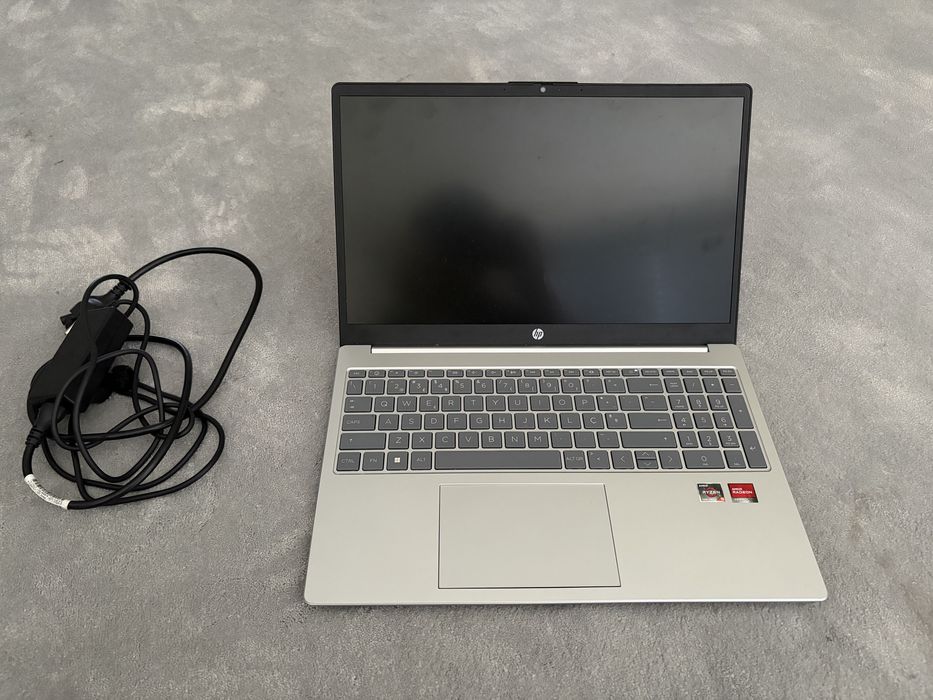 Portatil Hp laptop 15 fc0003np