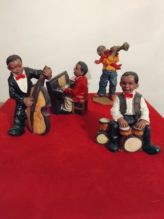 Conjunto de Musicos em Marfinite