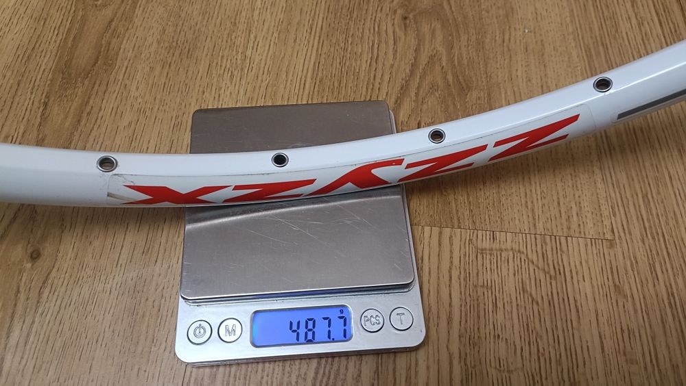 Biała obręcz koła Zzyzx 26" 24H Disc