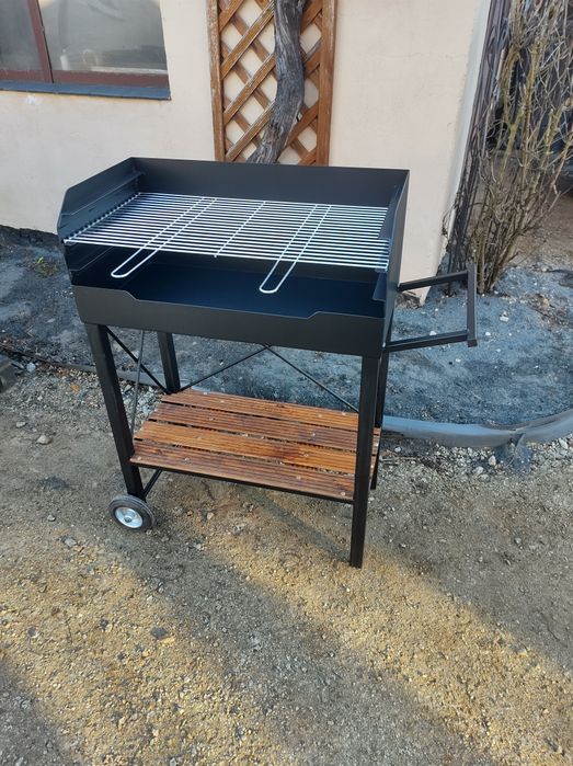 Grill ogrodowy solidny