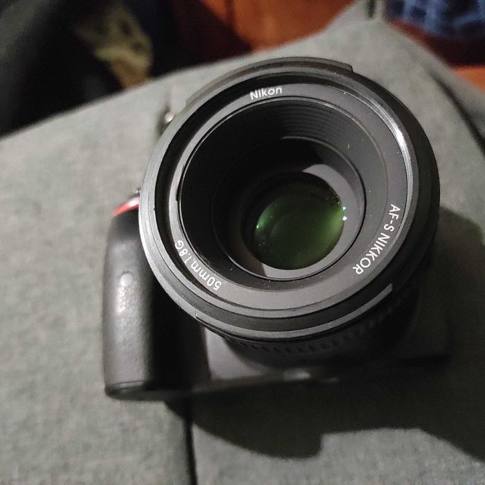 nikkor 50mm 1.8g / nikon 85mm 1.8g nikkor