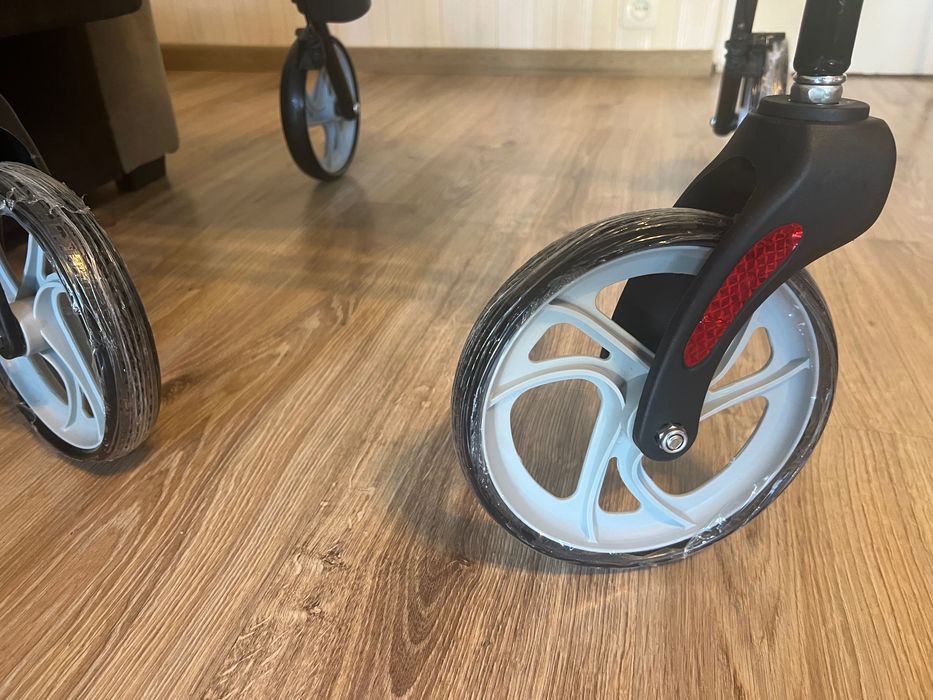 Podpórka czterokołowa nowa