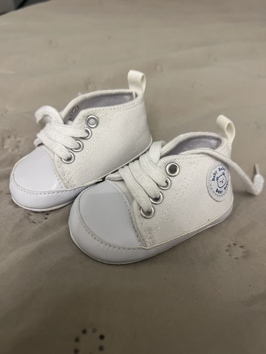 Пінетки для немовлят є різні розміри в каруселі 5шт.