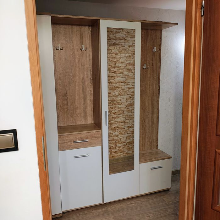 Garderoba z lustrem