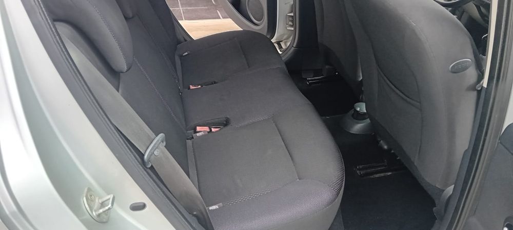 Renault clio 1.2 apenas 180000 kms