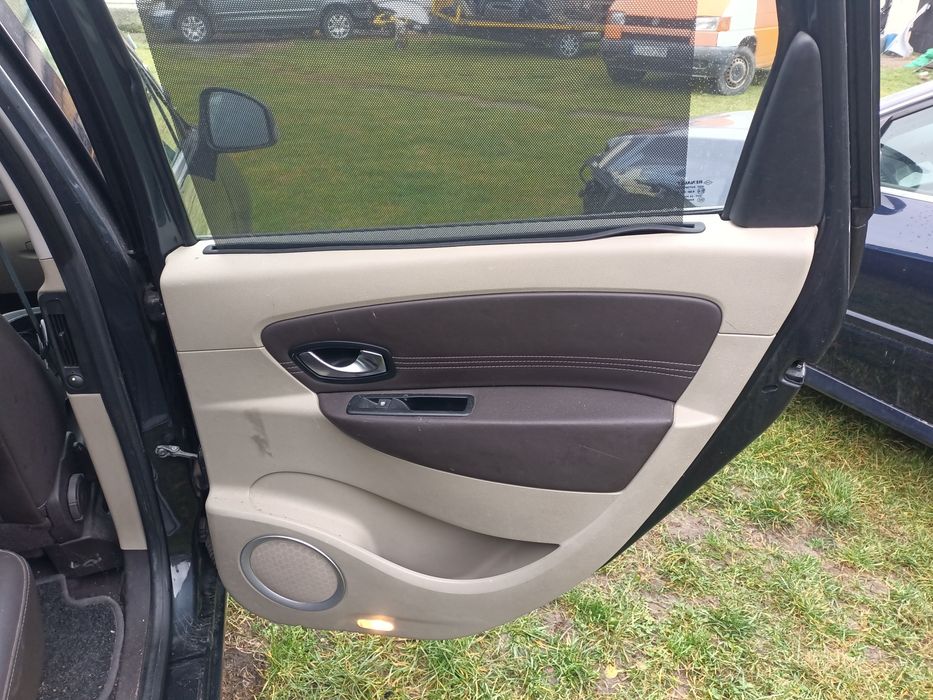 Fotele Renault Grand Scenic 3 komplet foteli boczki tapicerka brązowe