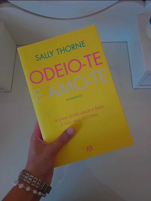 "Odeio-te e amo-te" de Sally Thorne