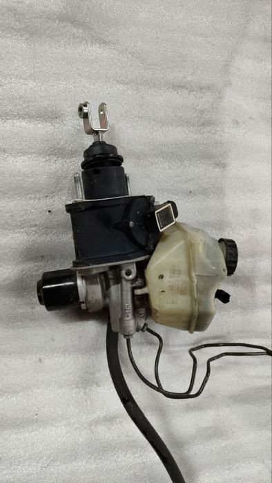 Головний гальмівний циліндр mercedes e-class  w211   02-09